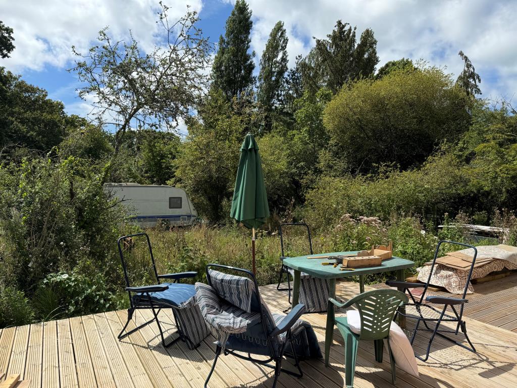 Lot: 80 - DETACHED BUNGALOW WITH POTENTIAL ON 1.6 ACRE PLOT - Looking Down the Garden